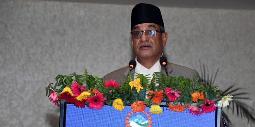 विधिको शासनलाई लागू गर्नु प्रहरीको पहिलो काम : गृहमन्त्री लेखक