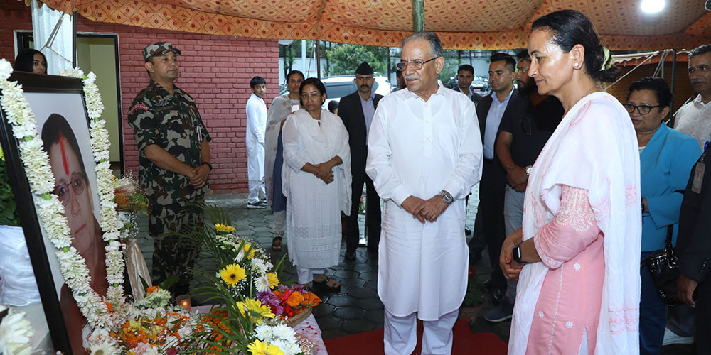 दिवंगत सीता दाहालप्रति श्रद्बाञ्जली अर्पण गरिँदै (तस्बिरहरू)