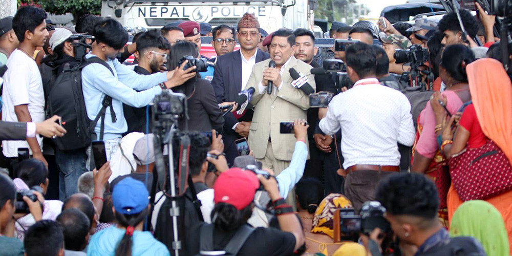 मिटरब्याज पीडितलाई न्याय दिलाइ छाड्छौँ : उपप्रधानमन्त्री श्रेष्ठ