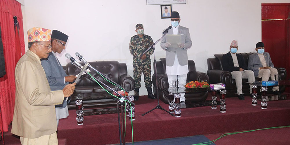 नवनियुक्त मन्त्रीद्वारा शपथ ग्रहण