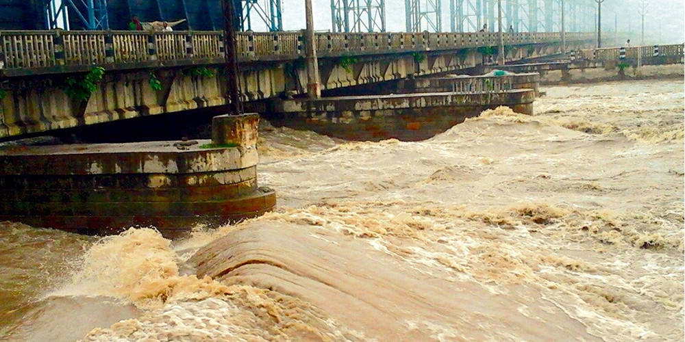 सप्तकोशीमा ५६ वटै ढोका खोलियो, सतर्क रहन आग्रह