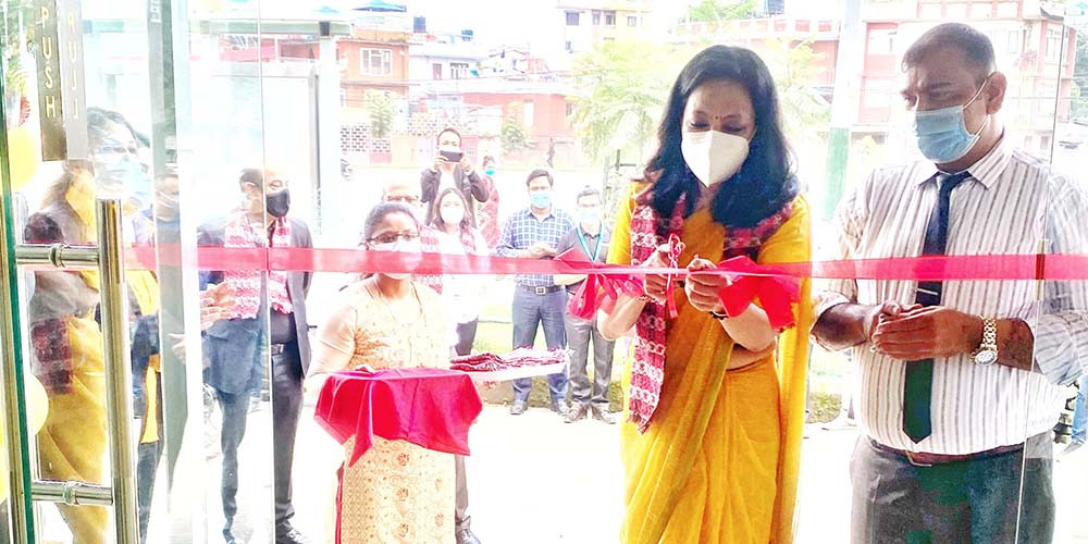 अग्नि आस्थाले खोल्यो चार स्थानमा एकैसाथ महिन्द्रा सोरुम