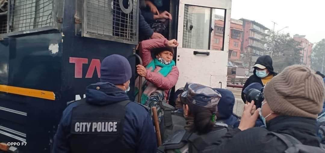 प्रचण्ड-माधव समूहको हडताल : बन्द गर्न कलंकी पुगेकी अष्टलक्ष्मी शाक्य पक्राउ