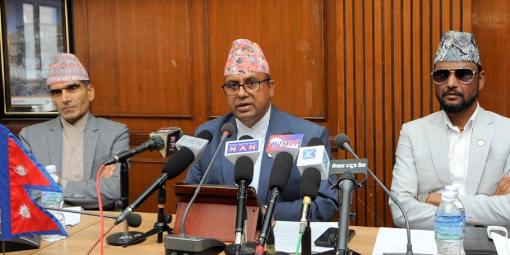 एयरलाइन्सका समस्या समाधान गरेरै छाड्छुः मन्त्री पाण्डे