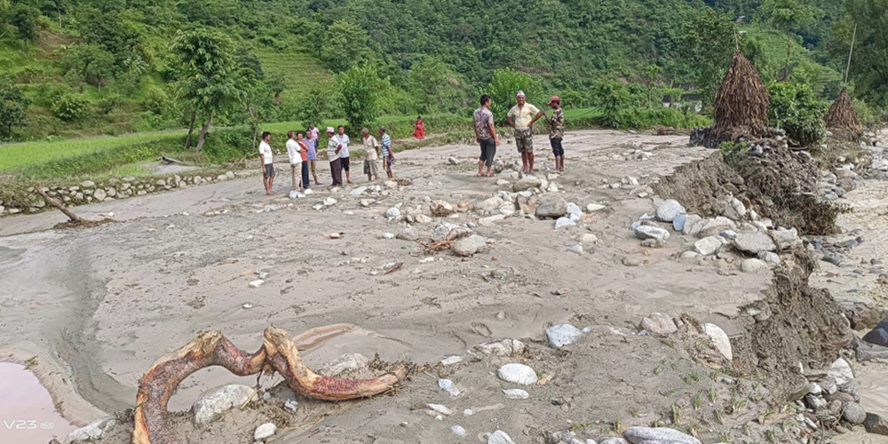 रामेछापमा बाढीले बगायो धानखेत