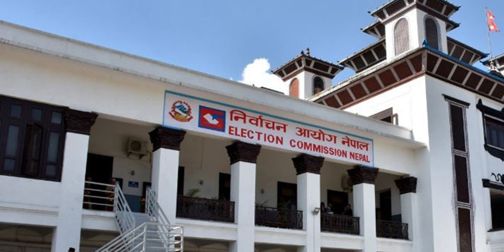 उपनिर्वाचनका उम्मेदवारलाई चुनाव चिह्न प्रदान