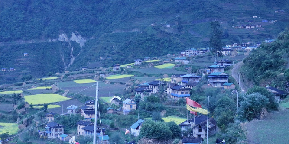 गाउँ छोड्दै युवा, बाझिँदै जमिन