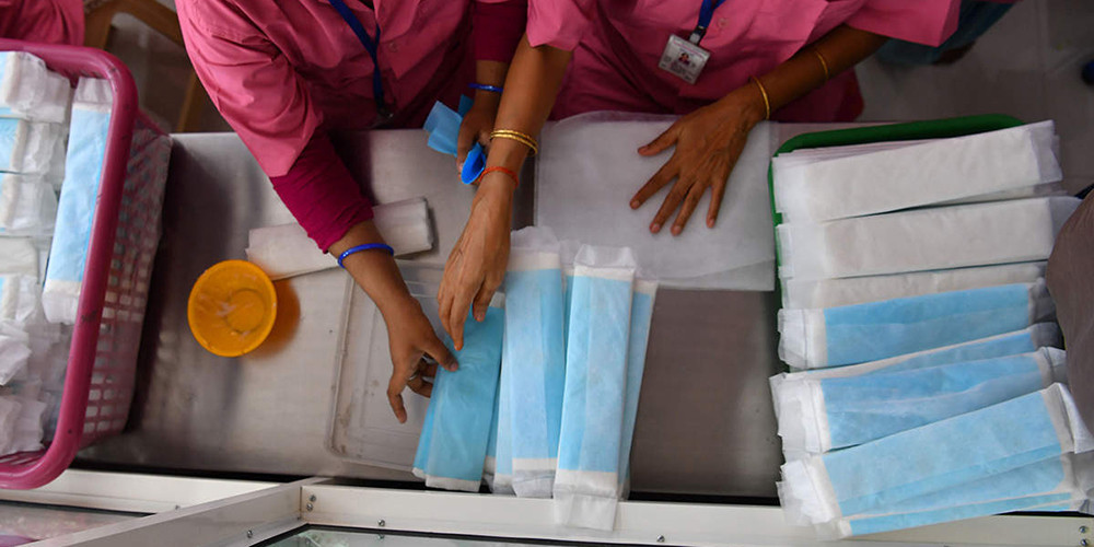 सेनिटरी प्याड’ आफैँ बनाउँछन् ओखलढुङ्गाका महिला