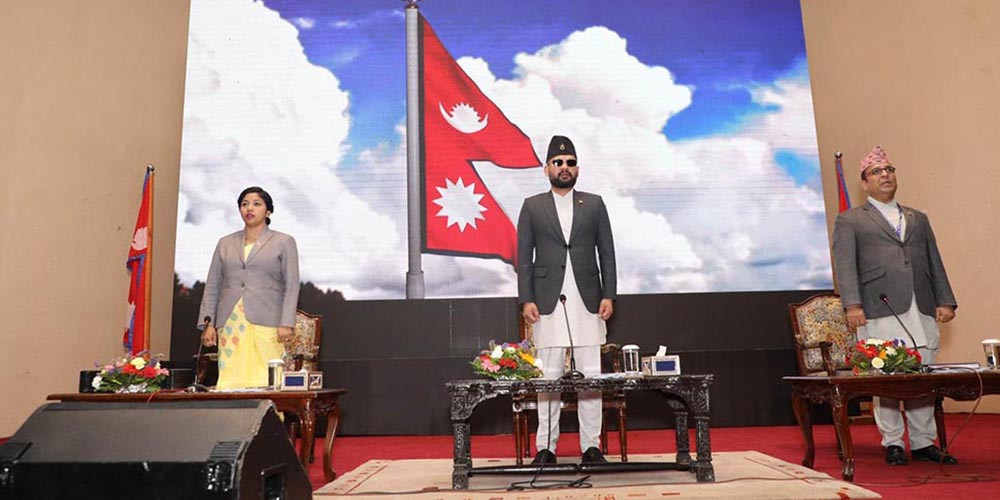 अब टिसर्ट, झोलादेखि मोटरसाइकलमा राखिने स्टिकरमा कर 