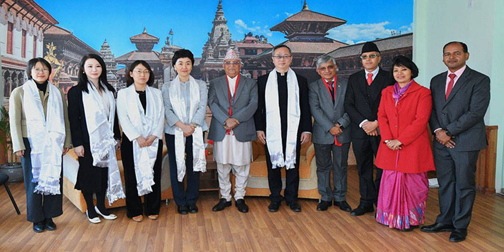एमाले अध्यक्ष  ओली  र चिनियाँ उपमन्त्रीबीच भेट