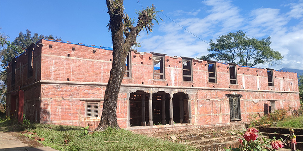 लमजुङ दरबार निर्माणकार्य ठप्प 