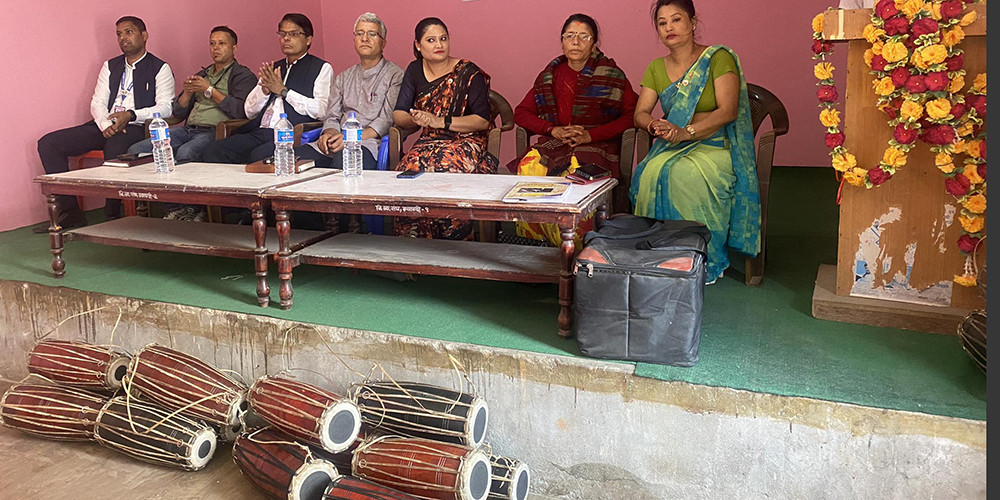 संस्कृति संरक्षाणका निम्ति मादल बजाउने तालिम