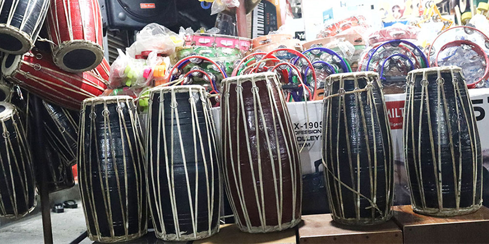 धरानमा मादलको बिक्री बढ्दो