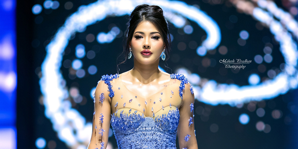 फेसन सोमा चर्चित कलाकारहरूको र्‍याम्पवाक (तस्बिरहरू) 