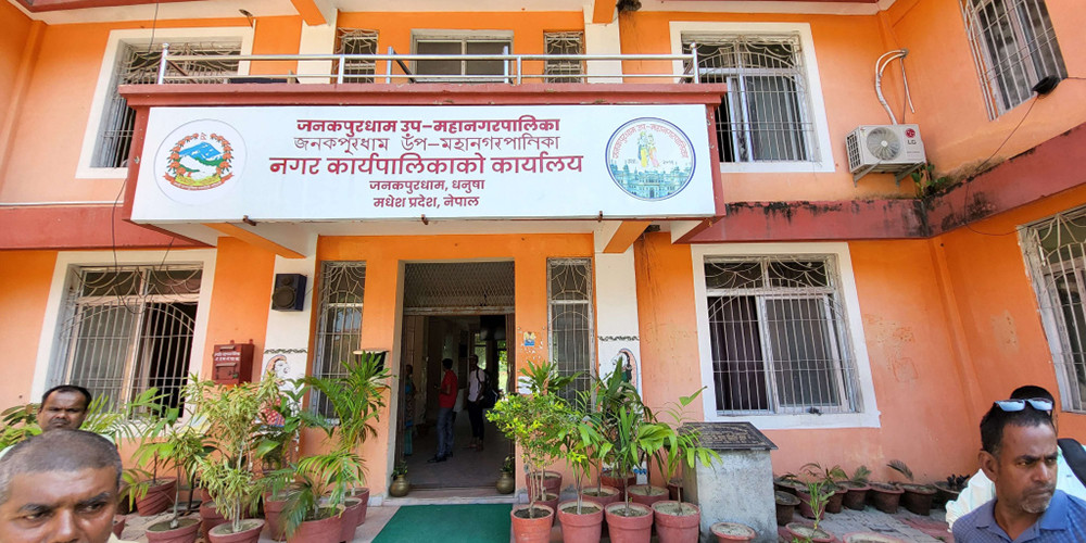 चिसो बढेपछि धनुषाका सामुदायिक विद्यालयहरु बन्द