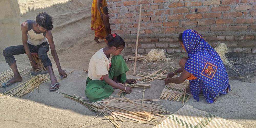 नाङ्लो बेचेर गुजारा गर्दै लहानका सदाय समुदाय