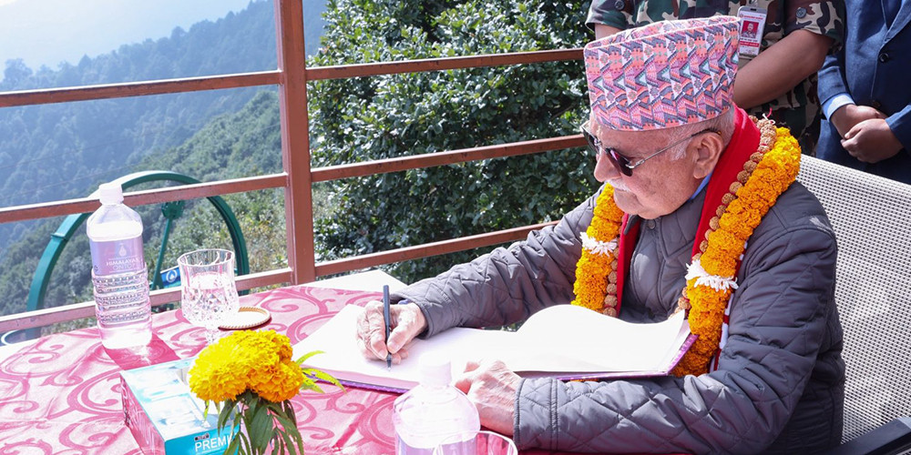 चन्द्रागिरिमा प्रस्फुटन भए प्रधानमन्त्री ओलीका काव्यिक भावना