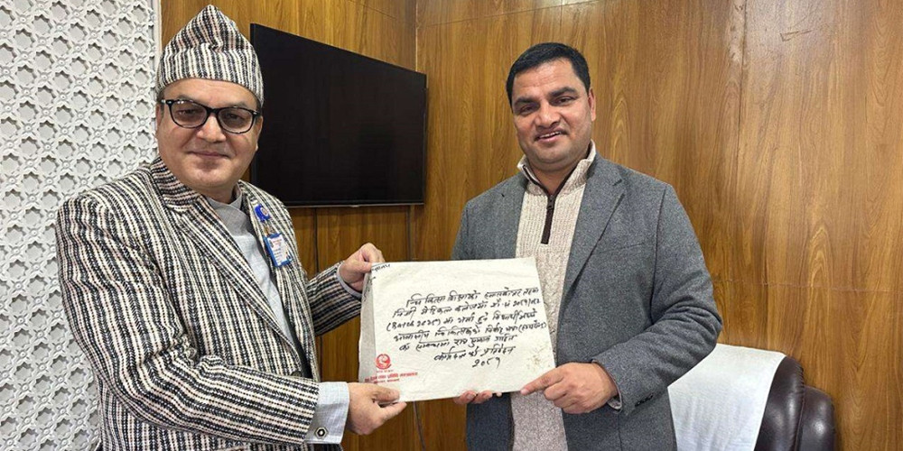 कार्यदलले स्वास्थ्यमन्त्रीलाई बुझायाे प्रतिवेदन, आवासीय चिकित्सकलाई सरकारीसरह निर्वाह भत्ता दिन सुझाव