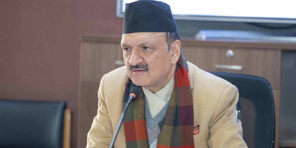 लक्ष्यअनुरुप राजस्व सङ्कलन गर्न अर्थमन्त्री डा महतको निर्देशन