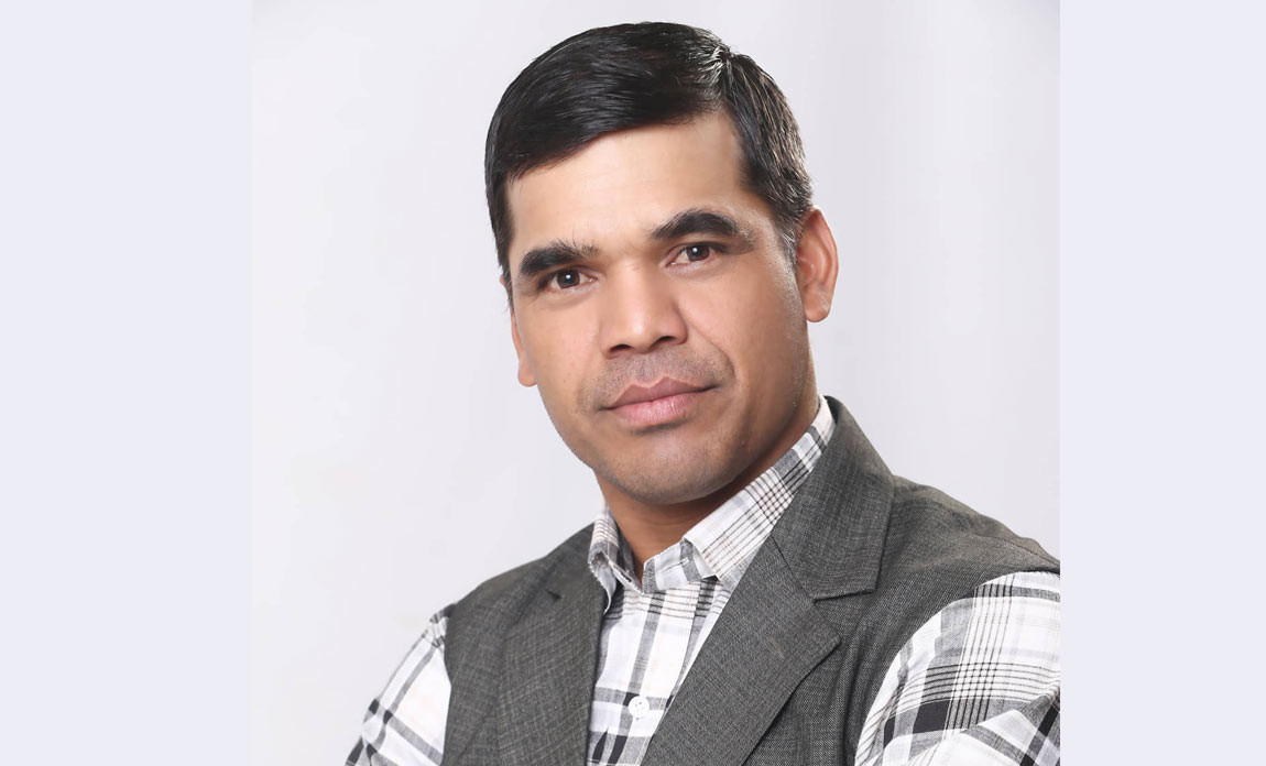 देउडा फैलाइरहेका राजेन्द्र