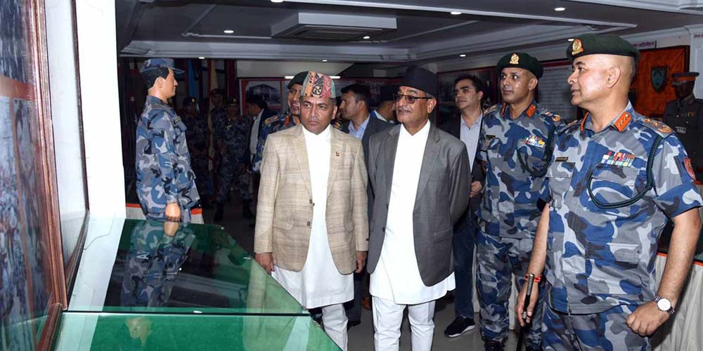 ‘राजस्व चुहावट रोक्न सशस्त्र प्रहरी बलको ठूलो योग्दान छ’ : गृहमन्त्री लेखक 