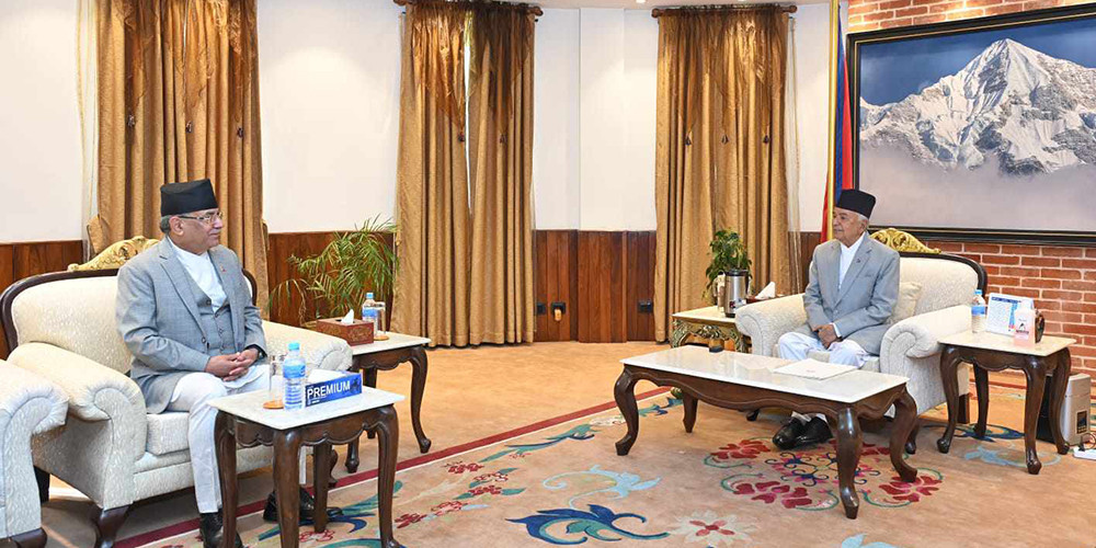 राष्ट्रपति भेट्न शितल निवास जाँदै प्रधानमन्त्री 