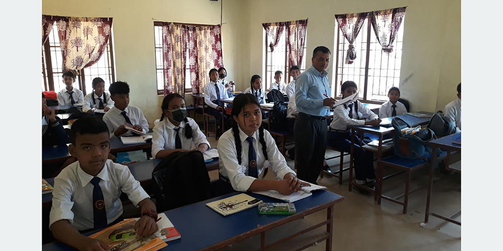 बोर्डिङमा भन्दा सामुदायिक विद्यालयमा आकर्षण