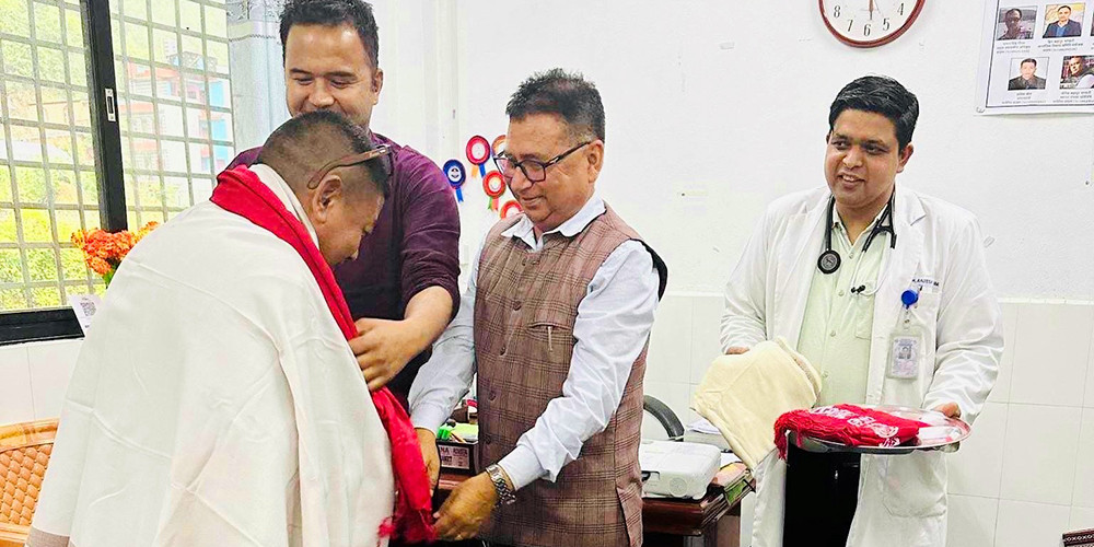 परोपकारका प्रेरणा ट्याक्सी चालक मगरको सम्मान