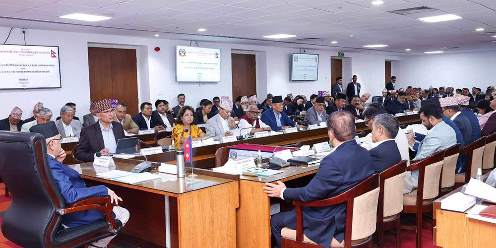 सरकारले १०० दिनभित्र गर्ने मुख्य मुख्य कामबारे प्रधानमन्त्रीले मन्त्रीहरूसँग गरे छलफल 
