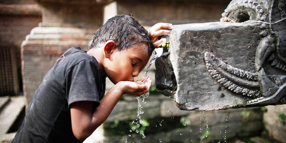 काभ्रेमा पानीका मुहान जोगाइँदै