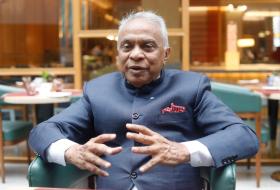 पाँच हजार नेपालीलाई उद्यमी बनाउने क्यानडेली व्यवसायी आदित्य झाको सपना