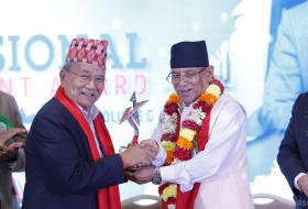 ललितपुर महानगरप्रमुख महर्जन ‘एक्सिलेन्स अर्वान गभर्नेन्स अवार्ड’बाट सम्मानित