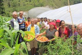प्रभावकारी बन्दै कृषक पाठशालाः विषादी औषधि होइन भन्ने वास्तविकता बुझ्दै किसान