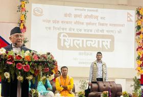 प्रधानमन्त्री ओलीद्वारा एकैपटक मधेस प्रदेशका ६४ सडक योजनाको शिलान्यास