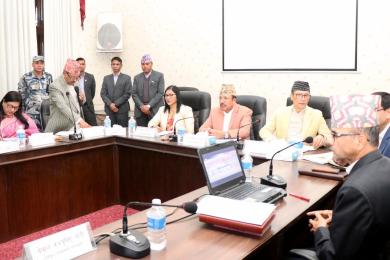 निर्वाचनको पूर्वतयारीबारे राजनीतिक दलसँग आयोगको छलफल