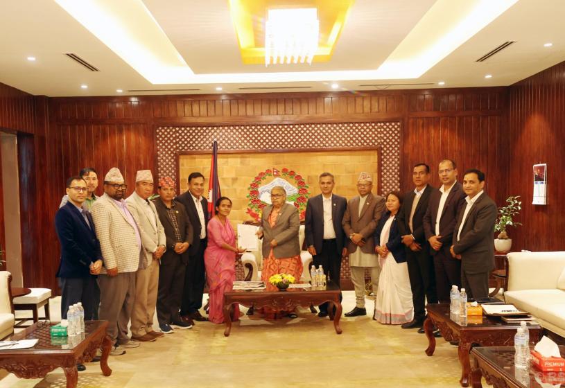 प्रधानमन्त्रीद्वारा स्थानीय जनप्रतिनिधिसँग छलफल