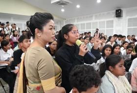 ‘हेल्लो गृष्मा, तिम्रो एसइई कस्तो हुँदैछ ?’