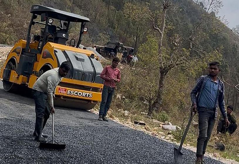 वडामै पहिलोपटक सडक कालोपत्र