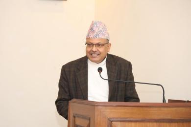 राजनीतिक दल वा निर्वाचन प्रतिनिधिले सवारीसाधनको प्रयोग गर्न निर्वाचन अधिकृतको अनुमति लिनुपर्ने