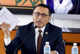सुशासनको एजेण्डा बोकेको सरकारले दुई महिनामै धोका दिँदैनः अर्थमन्त्री डा वाग्ले