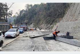 नारायणगढ–बुटवल सडकः दाउन्नेमा एकतर्फी ढलानको काम सकियो