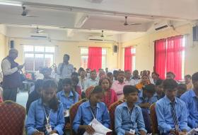 पाठ्यक्रम पुनरावलोकनका मुद्दा : व्यावहारिक सीप, प्रविधि र जलवायु परिवर्तनदेखि विपद् व्यवस्थापनसम्म