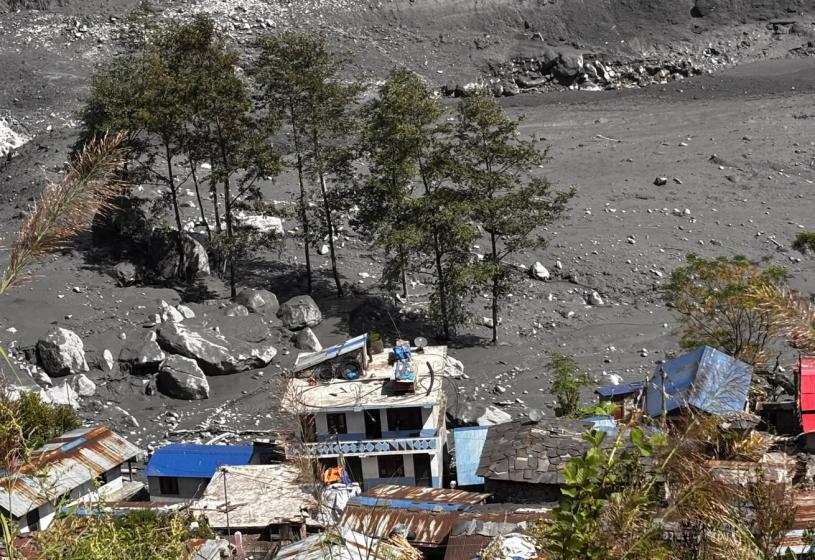 बुढीगण्डकी बाढी अपडेट : गाउँ जाने पुल बगायो, सयभन्दा बढी घरहरू बगे