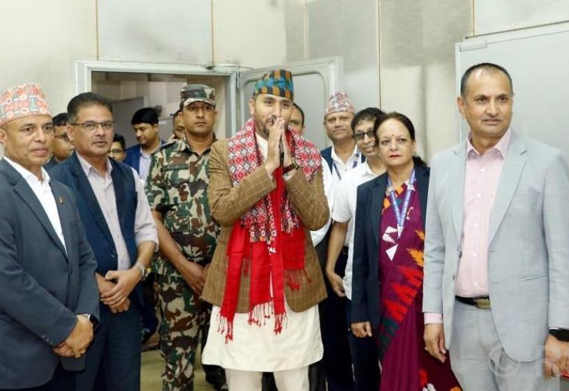 रेडियो नेपालको विरासत कायम राख्दै प्रतिस्पर्धी बन्न सञ्चारमन्त्री खरेलको निर्देशन
