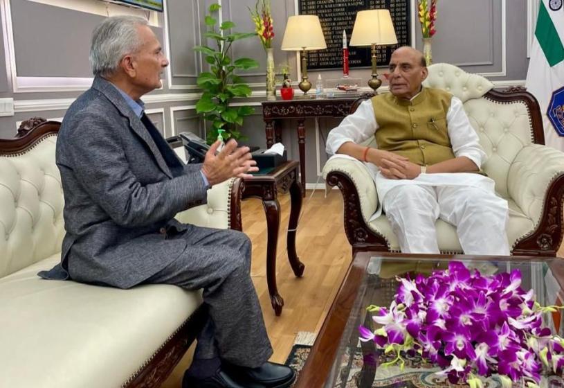 पूर्वप्रधानमन्त्री भट्टराई र भारतीय रक्षामन्त्री सिंहबीच भेटवार्ता