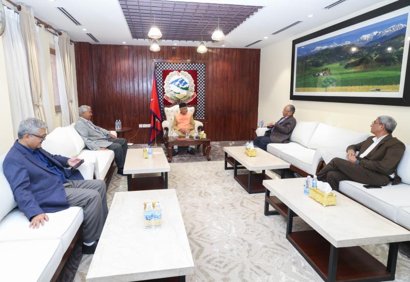 विद्यमान व्यवस्था र संविधानको रक्षाका लागि एक हुने तीन शीर्ष नेताहरूको प्रतिबद्धता