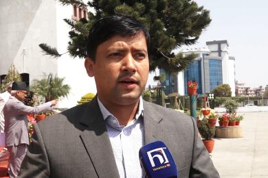 नीति तथा कार्यक्रमको पक्षमा मतदान गर्न एमालेको ह्विप