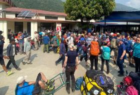 लुक्लामा मौसम प्रतिकूल भएपछि एक हजार बढी विदेशी पर्यटक मन्थलीमै रोकिए