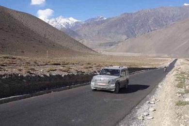 पूर्वाधार विकास कार्यालयद्वारा सडक र पुल निर्माण 