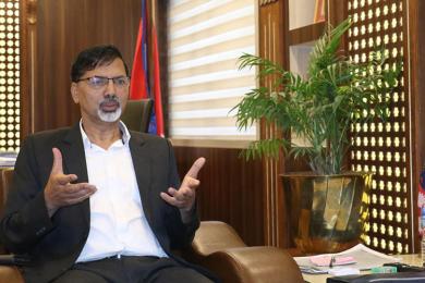 कपोलकल्पित कथा बुनेर सरकार र गठबन्धनलाई बदनाम गर्न खोजियो : अर्थमन्त्री शर्मा 